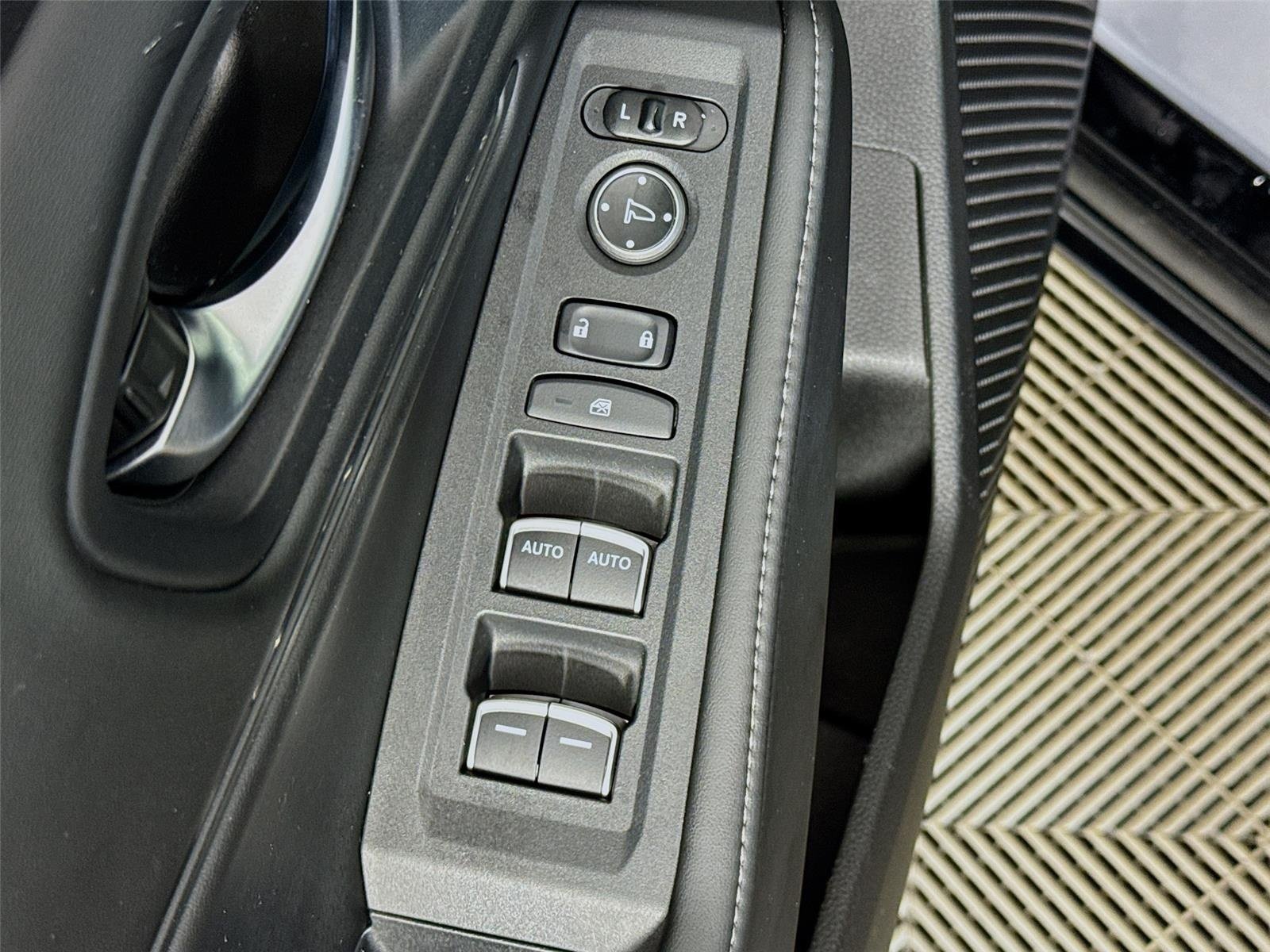 Used 2023 Silver Metallic Honda Sport-L image 18
