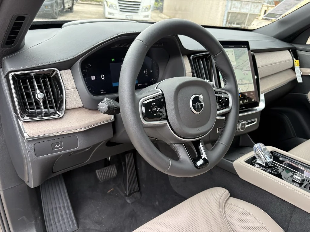 2026 Volvo XC90 Ultra - Photo 14