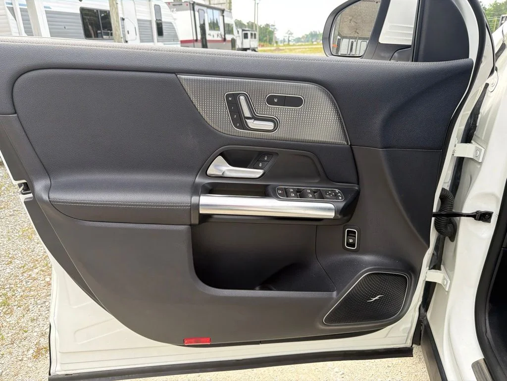 Used 2021 White Mercedes-Benz GLA 250 image 3