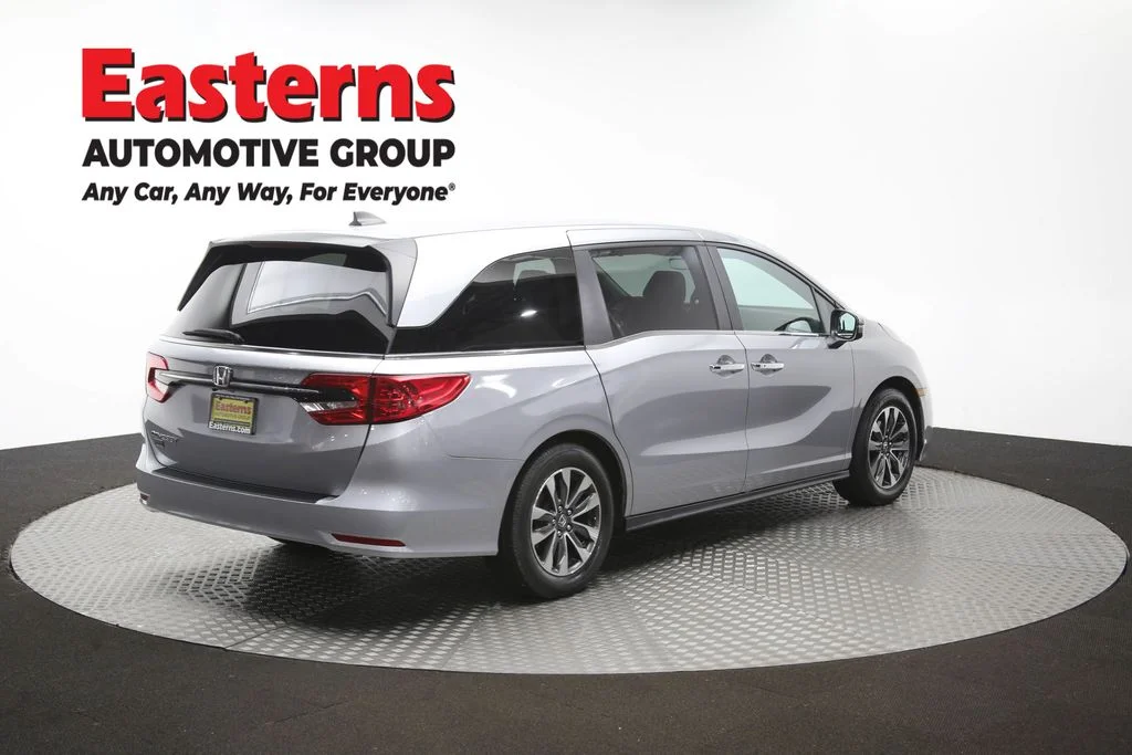 Used 2023 Silver Honda EX-L image 42