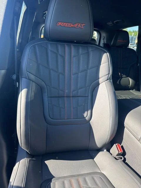 2025 Nissan Armada PRO-4X - Photo 24