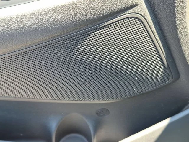 Used 2018 Black Hyundai Sport image 13