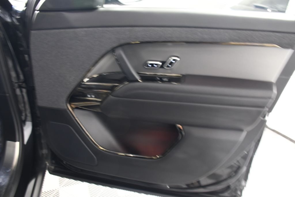 Used 2024 Santorini Black Metallic Land Rover Dynamic SE image 17