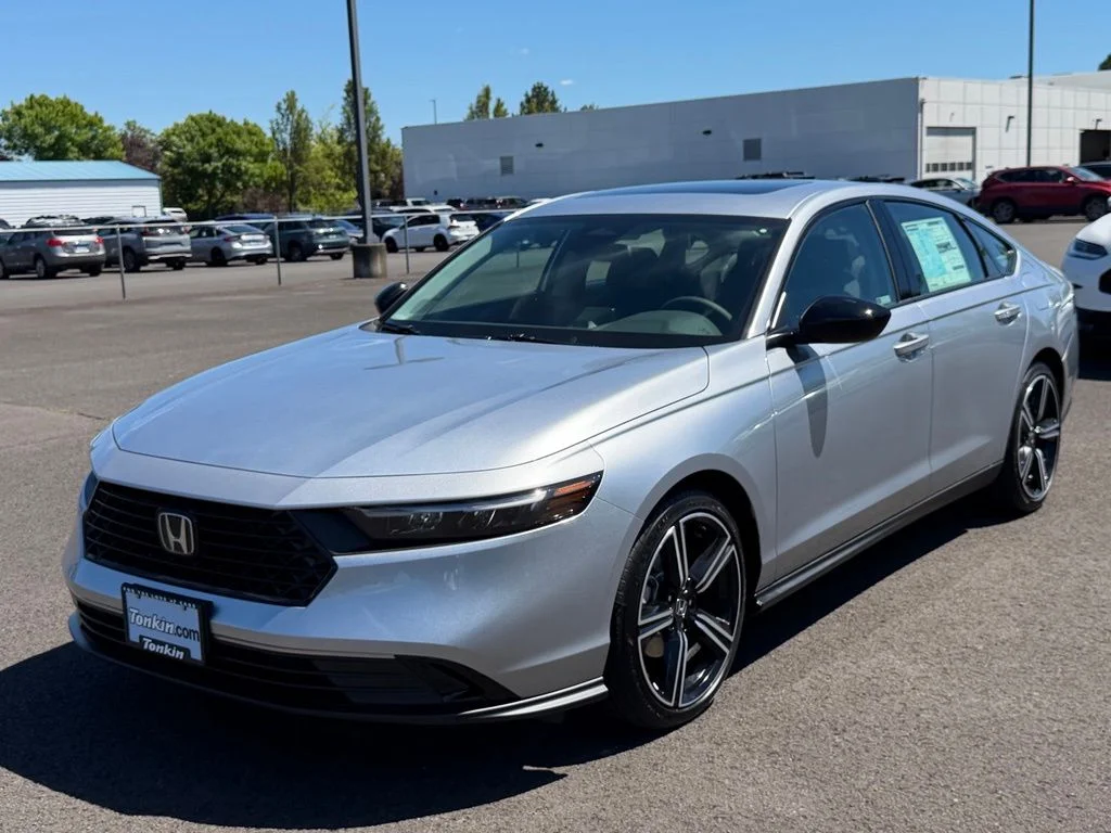 New 2026 Solar Silver Metallic Honda SE image 4