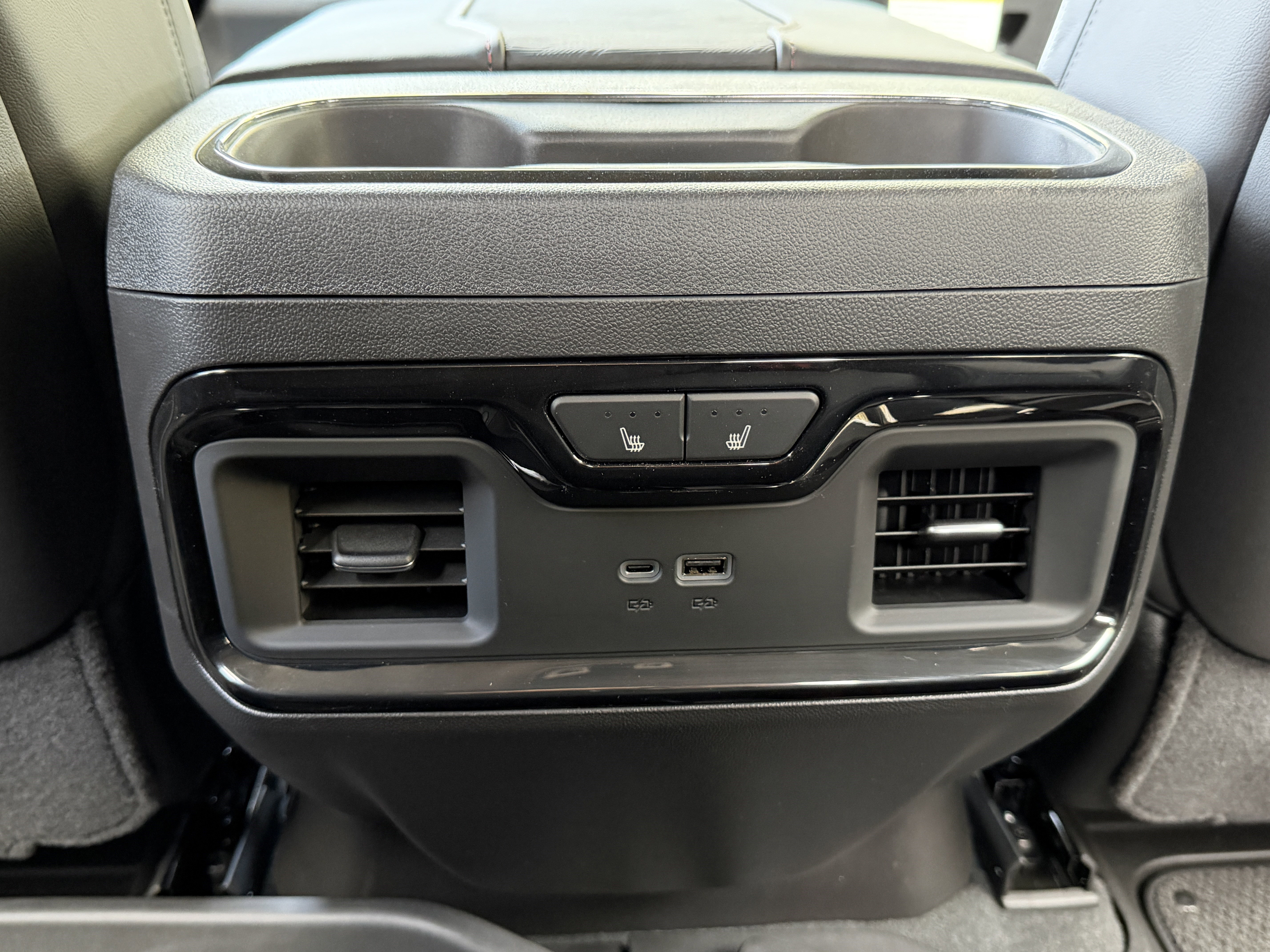 2026 GMC Sierra 1500 AT4X - Photo 40