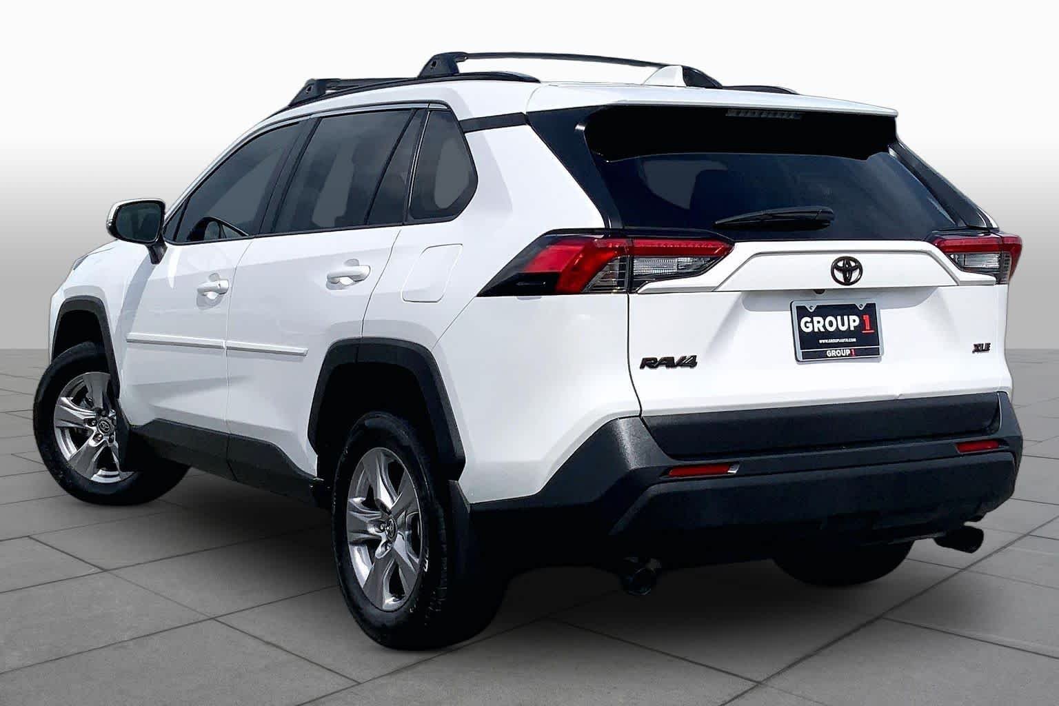 Used 2025 Ice Cap Toyota XLE image 12