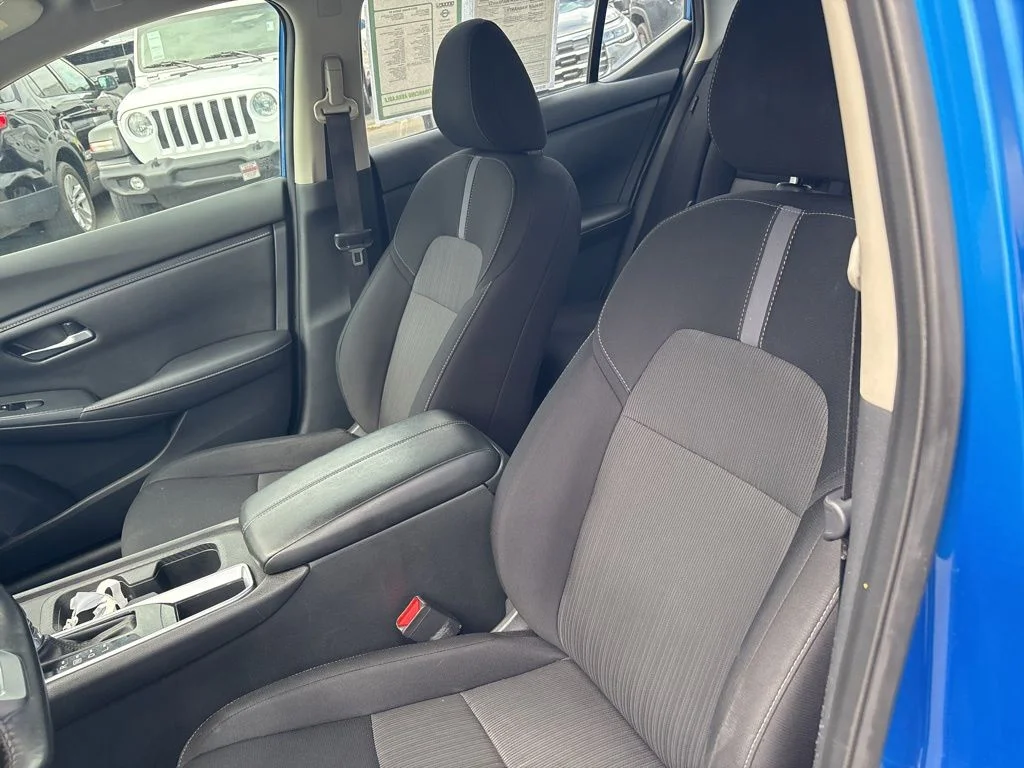 Used 2022 Blue Nissan SV image 15