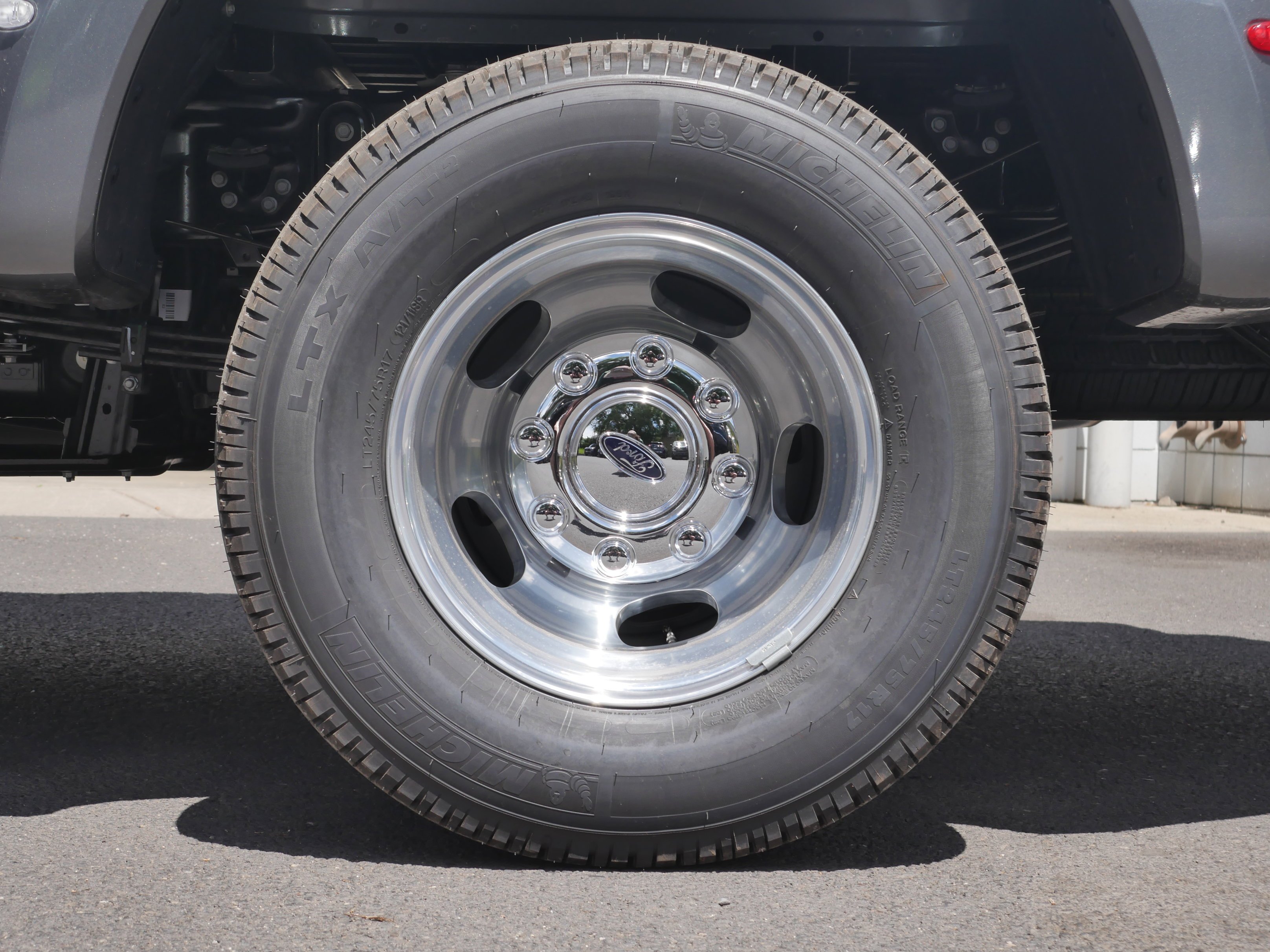 New 2026 Carbonized Gray Metallic Ford F-350® Lariat® image 22