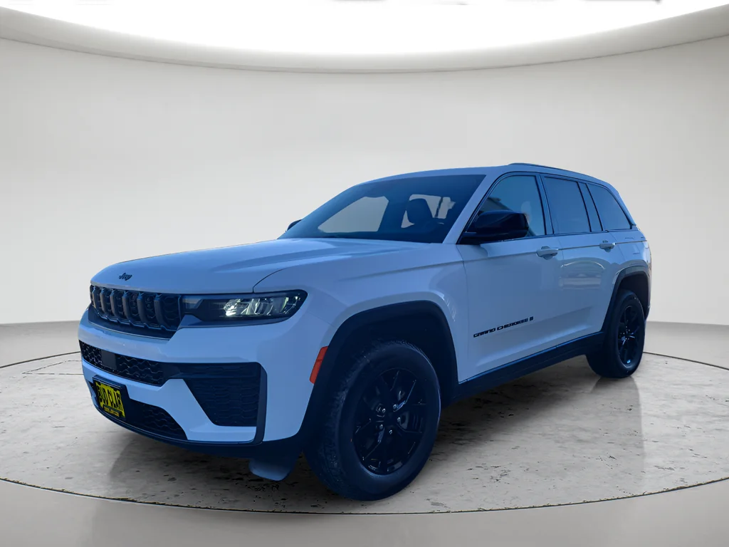 New 2026 White/off-white Jeep Laredo Altitude image 1