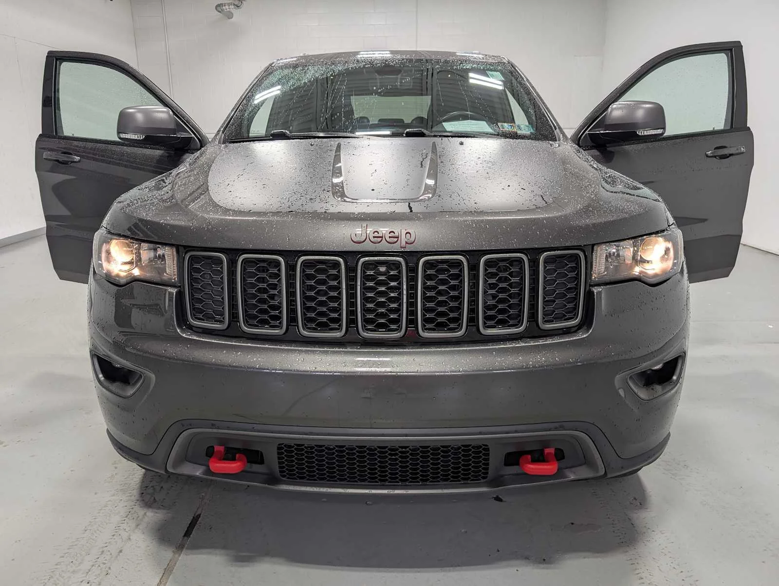 Used 2019 Granite Crystal Metallic Clearcoat Jeep Trailhawk image 15