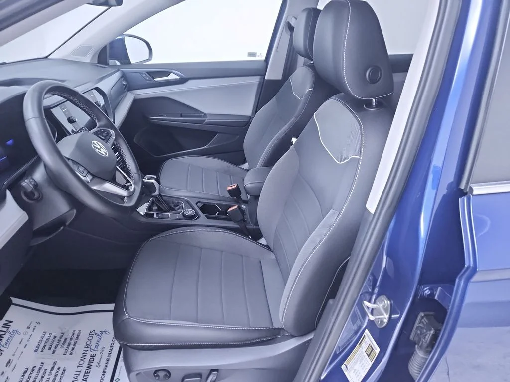 Used 2024 Blue Volkswagen 1.5T SE image 11