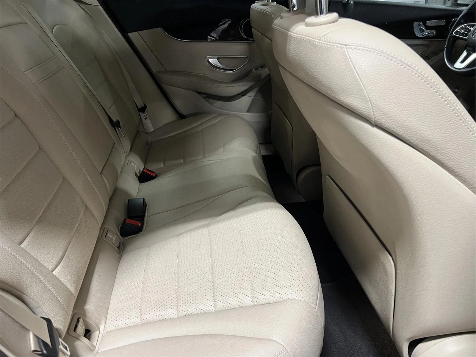 Used 2021 Polar White Mercedes-Benz GLC 300 image 18
