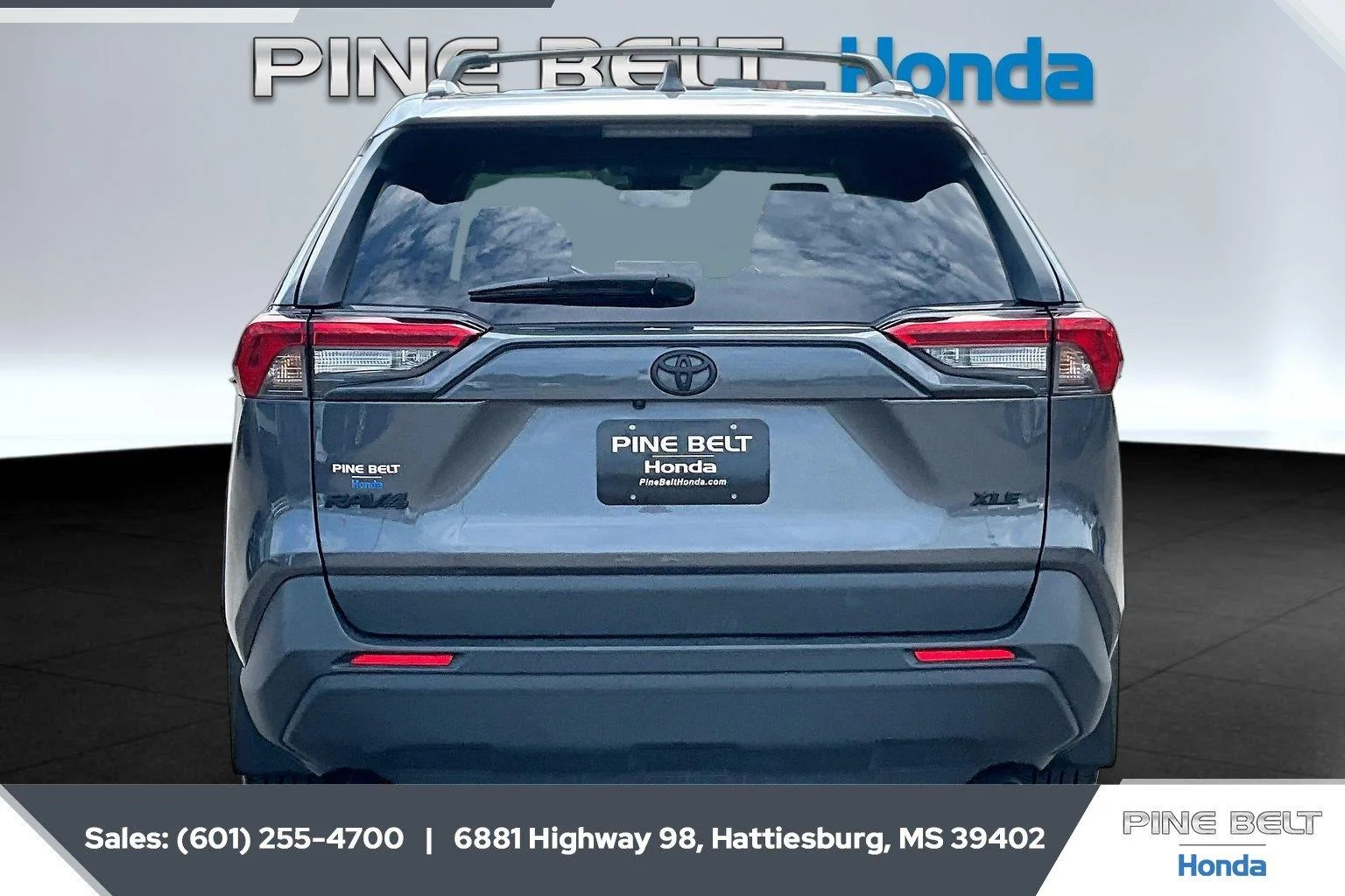 Used 2025 Magnetic Gray Metallic Toyota XLE image 4