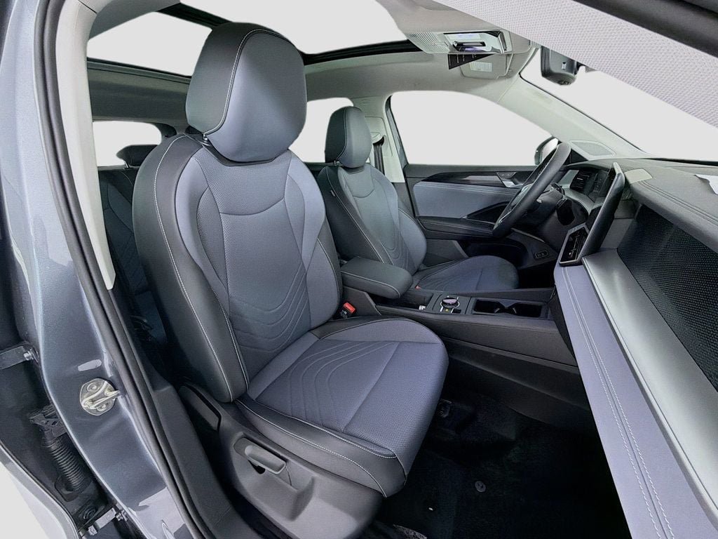 New 2026 Platinum Gray Metallic Volkswagen 2.0T SE 4MOTION image 30