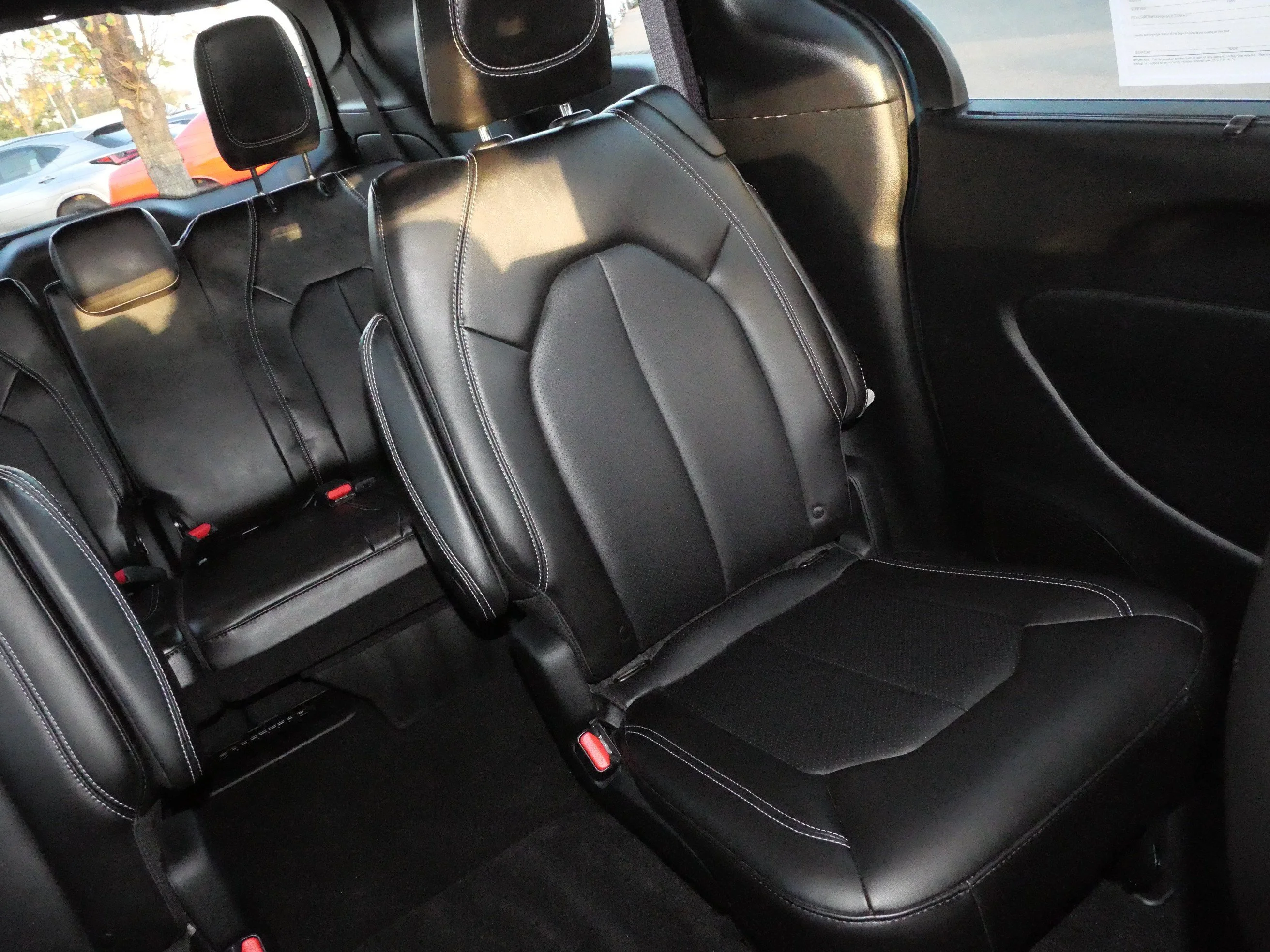 Used 2025 Fathom Blue Pearlcoat Chrysler Select image 16