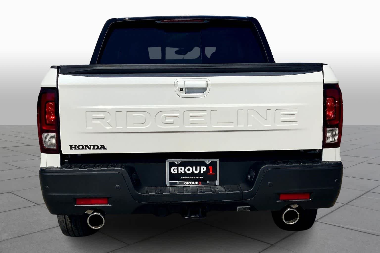 New 2026 Platinum White Pearl Honda Black Edition image 4