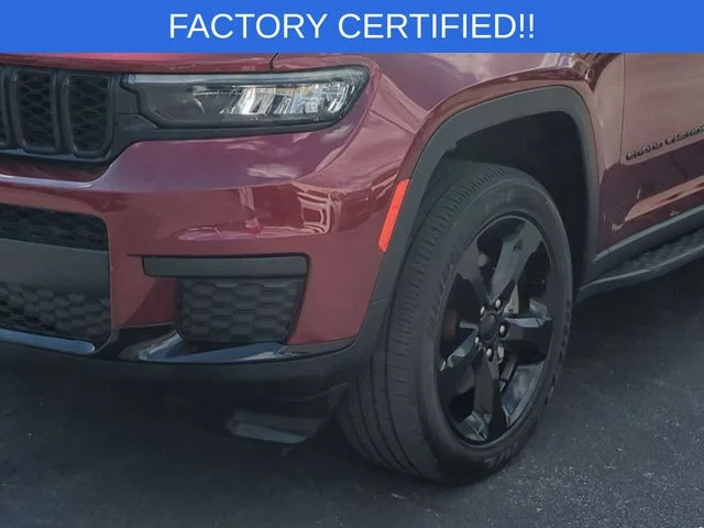 Used 2023 Red Jeep Altitude image 9