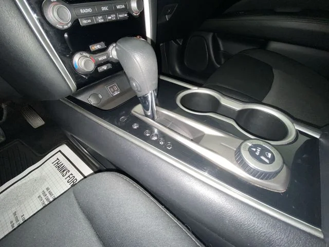 Used 2019 Silver Nissan S image 19