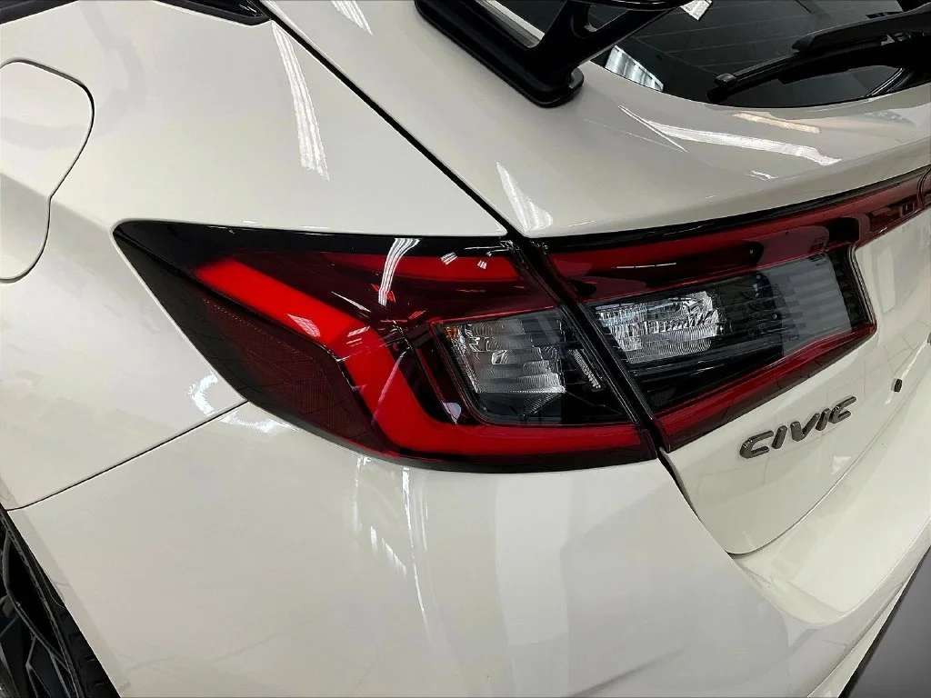 Used 2025 White Honda  image 24