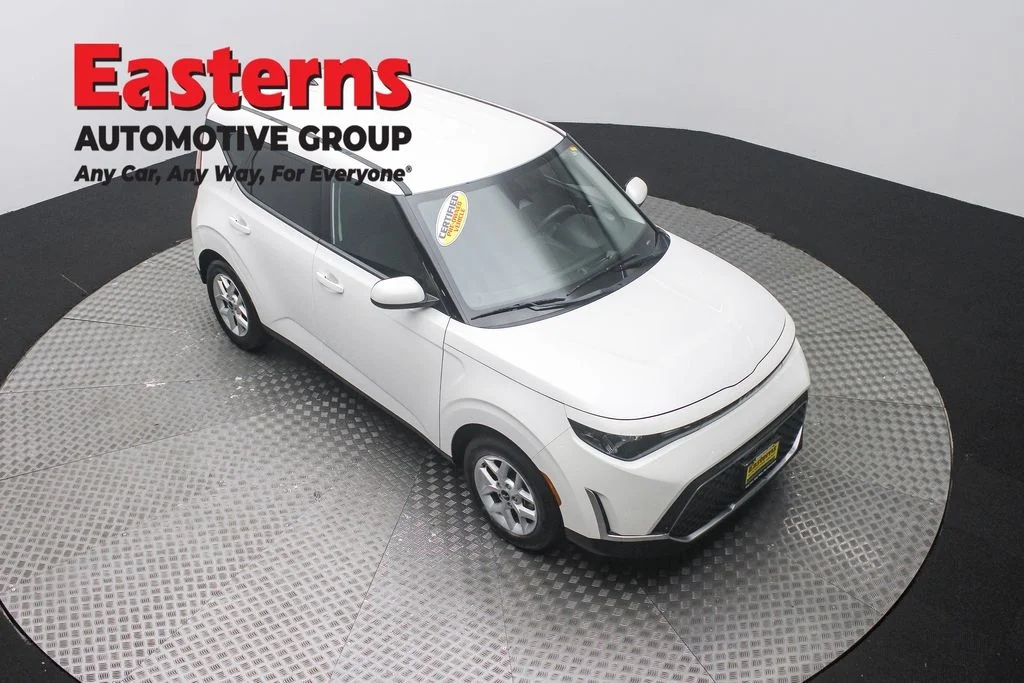 Used 2024 White Kia LX image 3