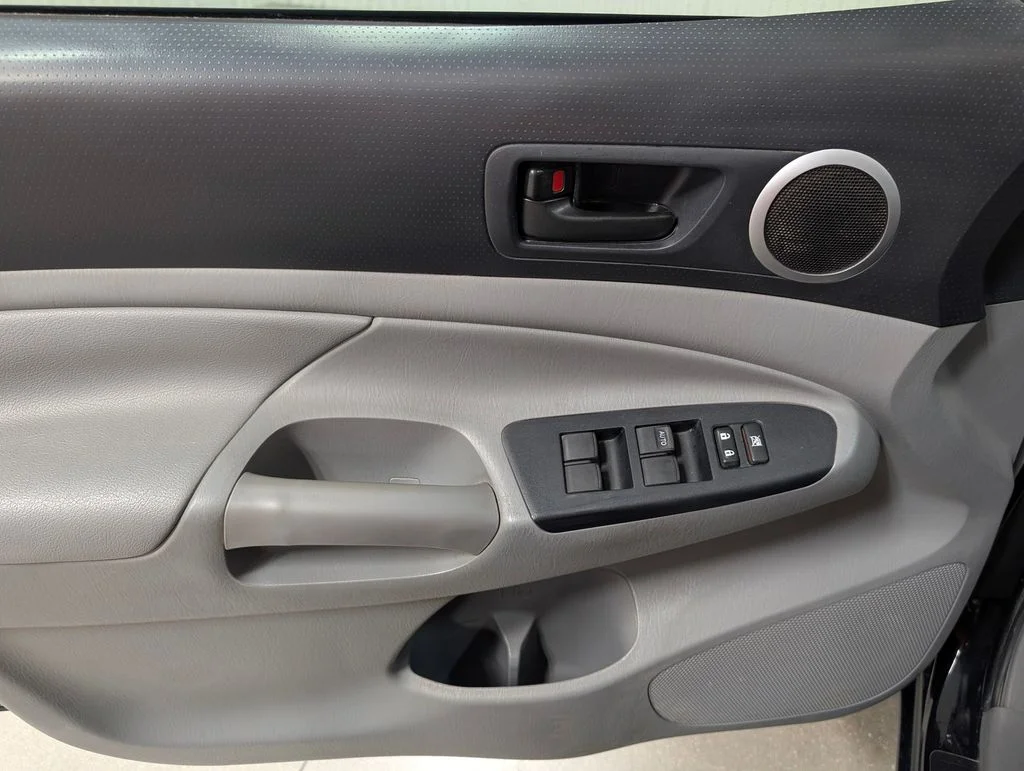 Used 2015 Black Toyota Base image 10