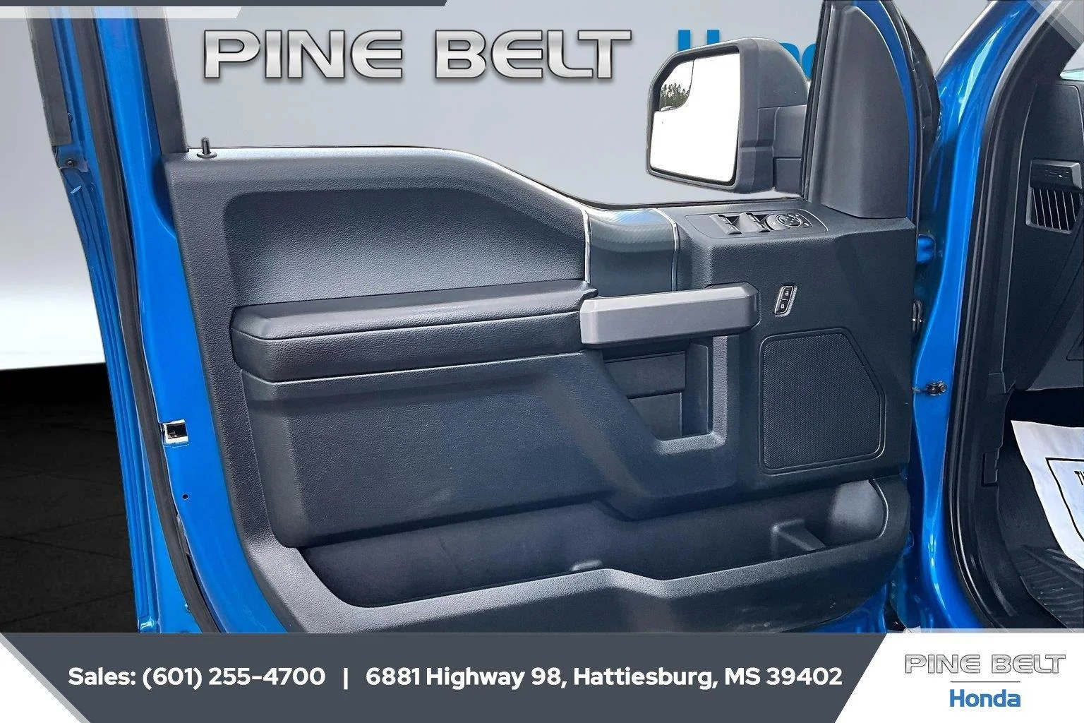 Used 2019 Velocity Blue Ford XLT image 17