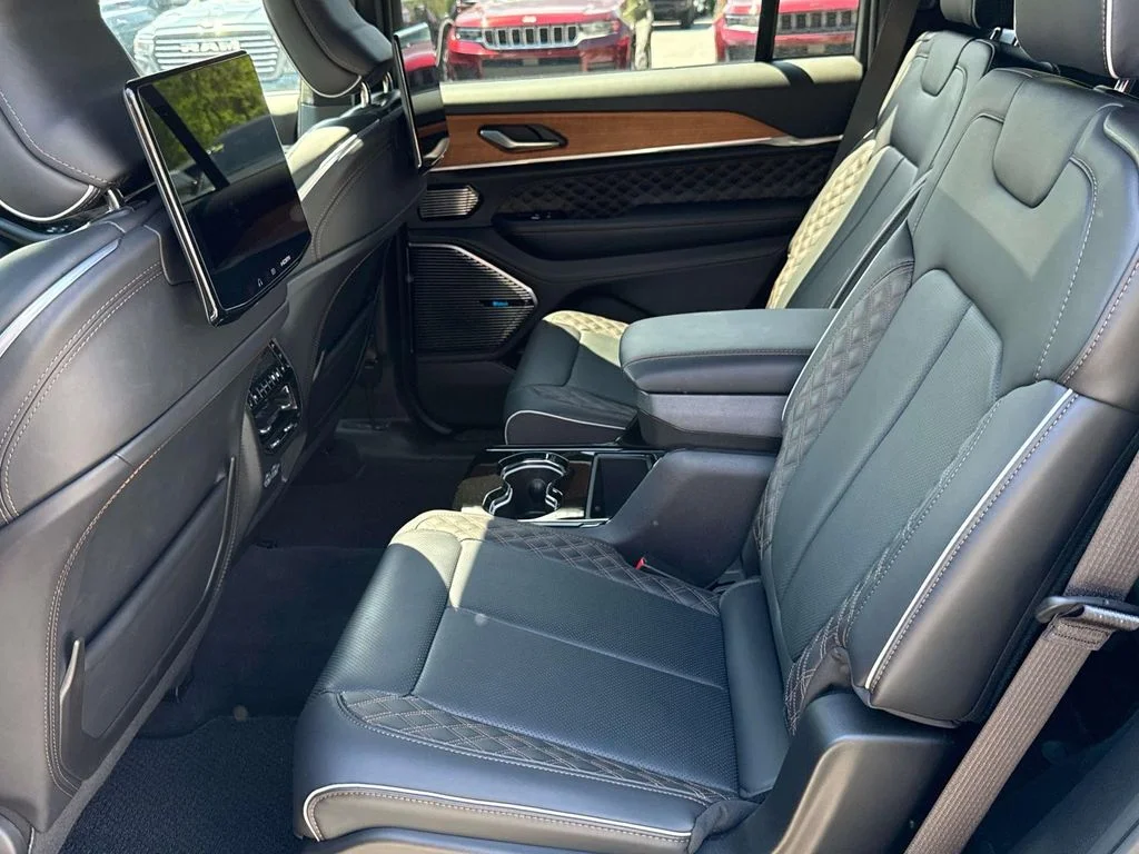 Used 2025 Red Jeep Summit image 15