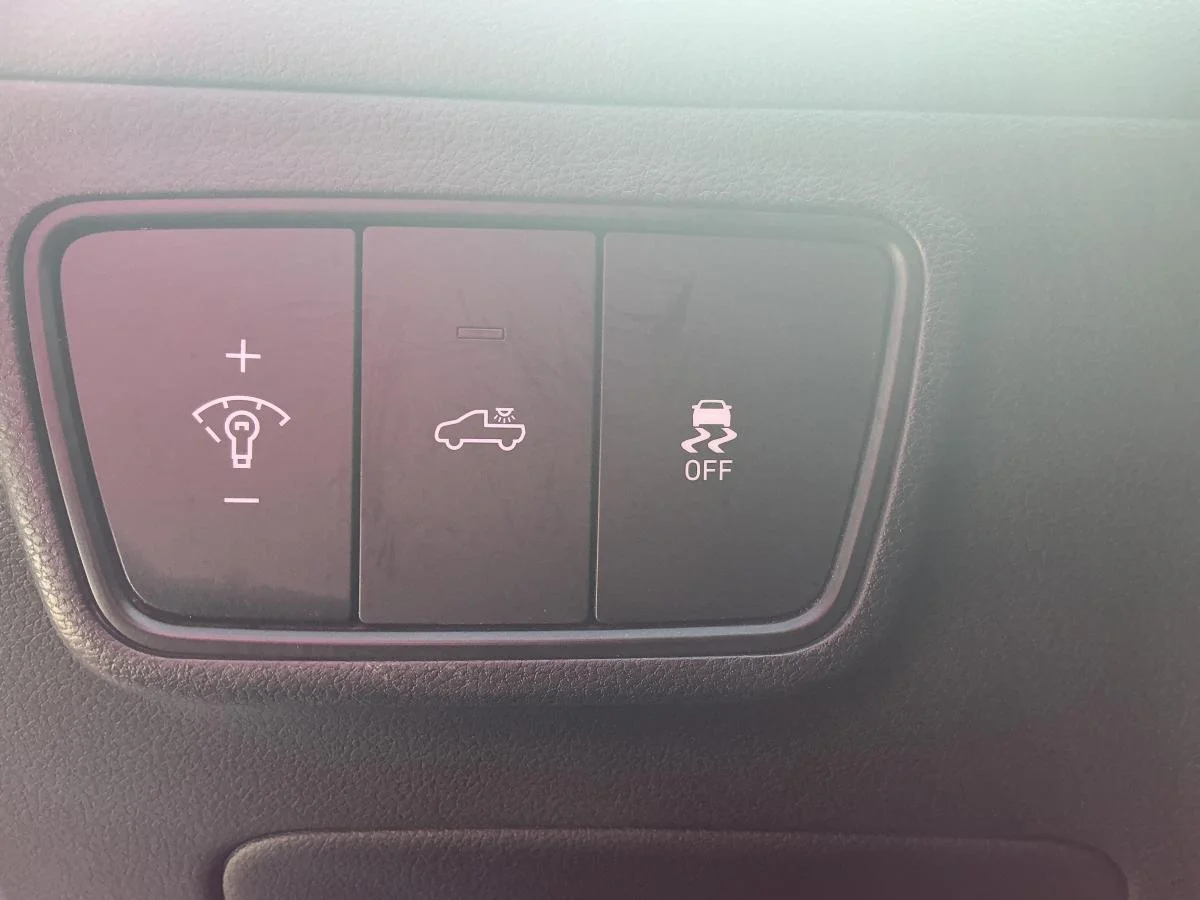 Used 2024 White Hyundai Preferred image 18