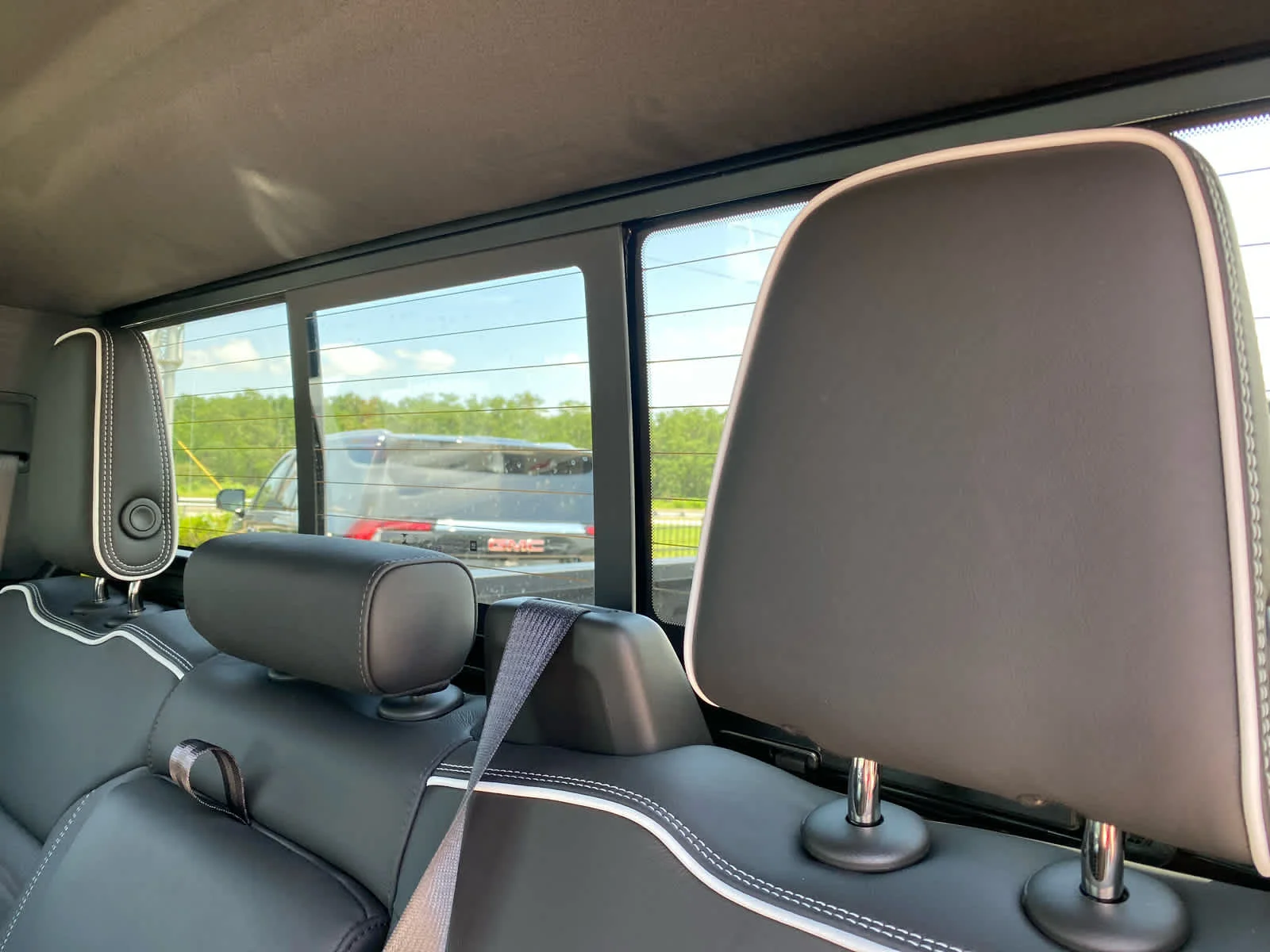 New 2026 Sterling Metallic GMC AT4X image 28