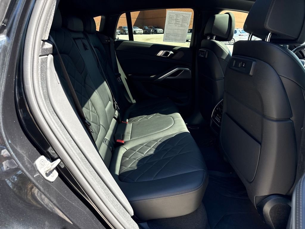 Used 2023 Black BMW xDrive40i image 29
