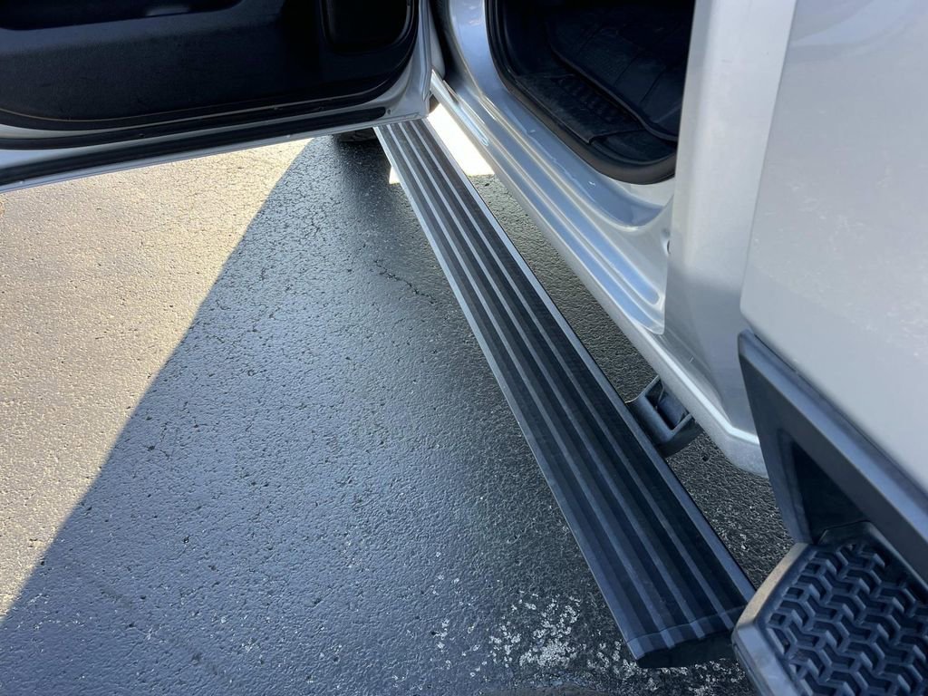 Used 2021 SILVER ICE METALLIC Chevrolet High Country image 13
