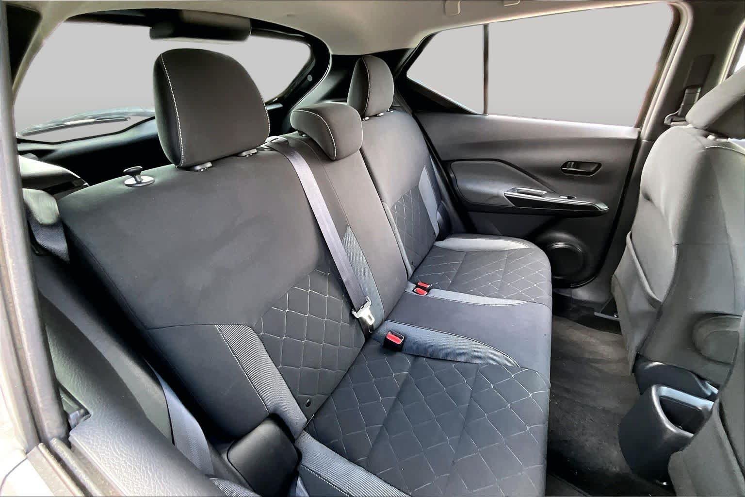 Used 2019 Super Black Nissan S image 20