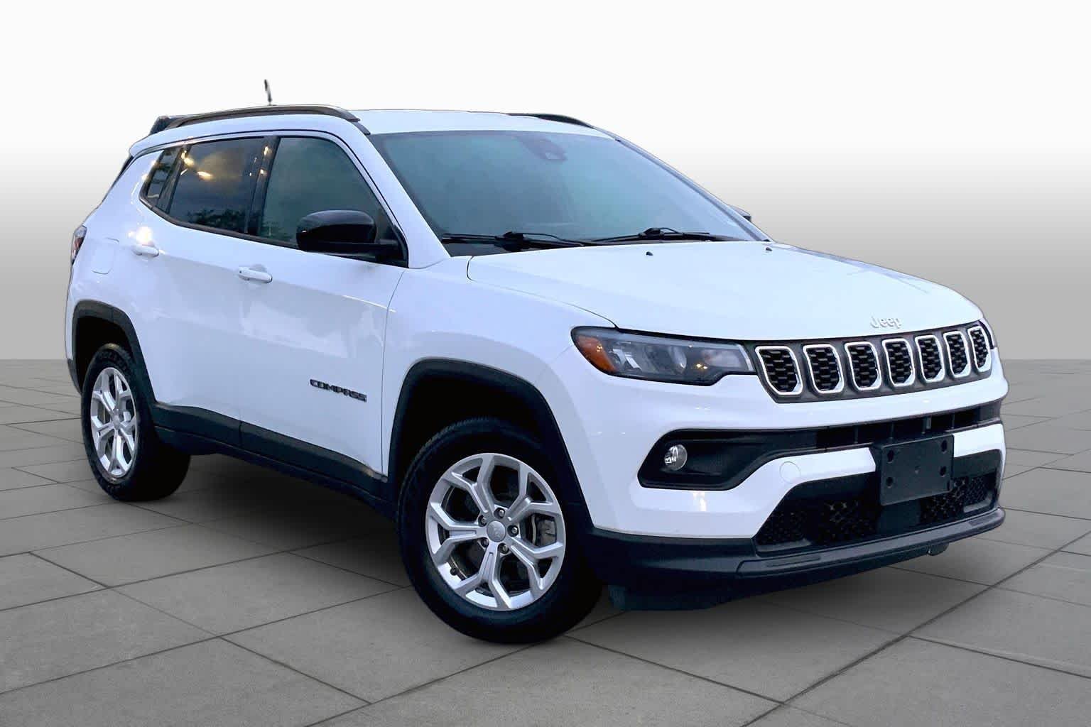 Used 2024 Bright White Clearcoat Jeep Latitude image 3