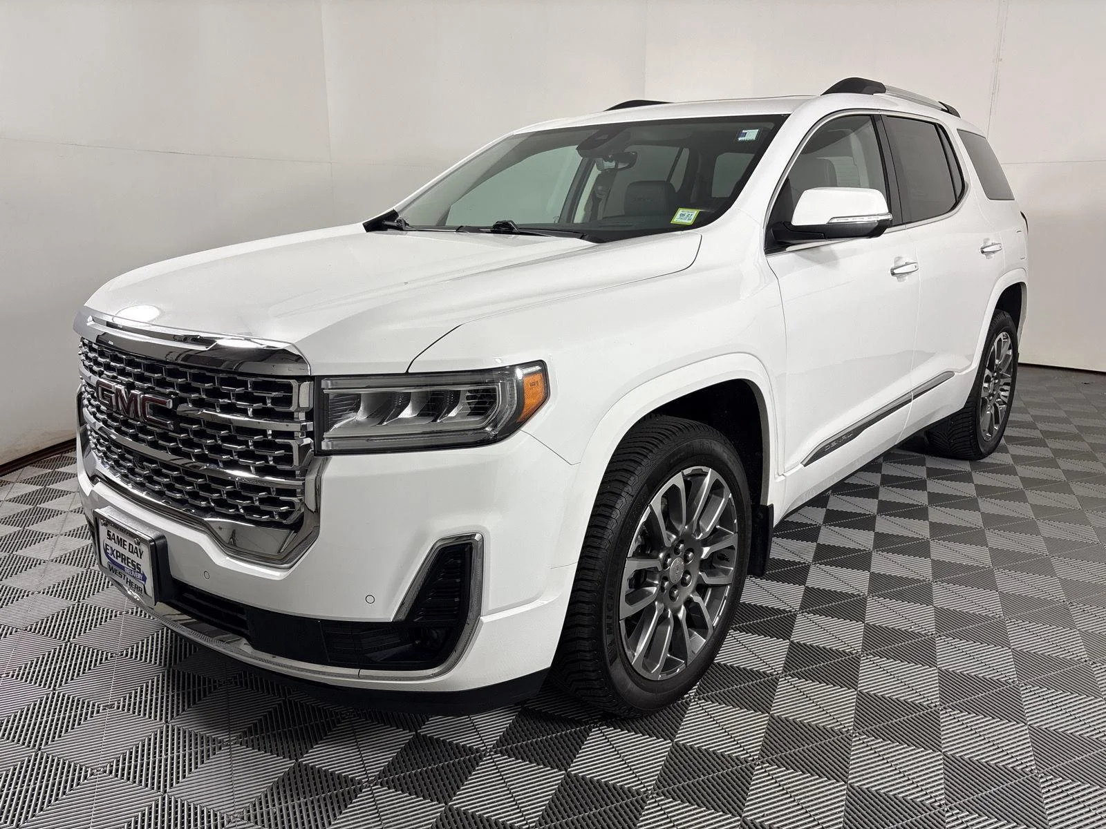 Used 2021 Summit White GMC Denali image 3