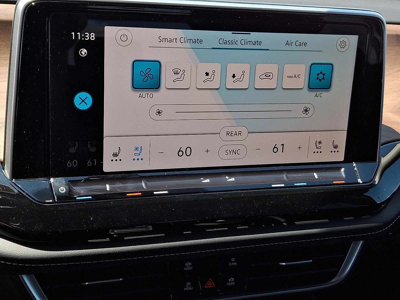 2026 Volkswagen Atlas SE w/Tech - Photo 12