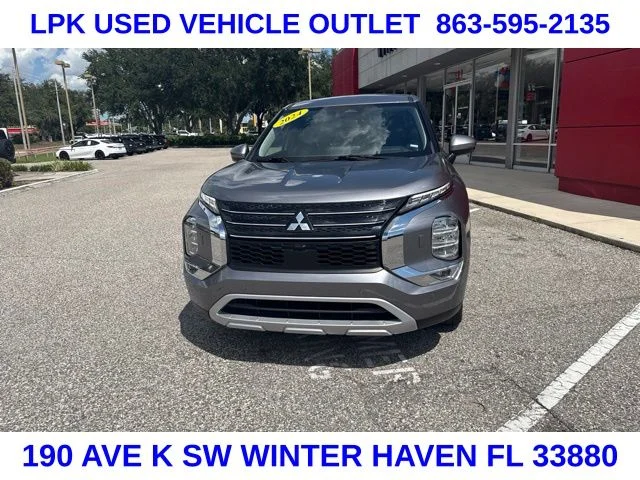 Used 2024  Mitsubishi SE image 8