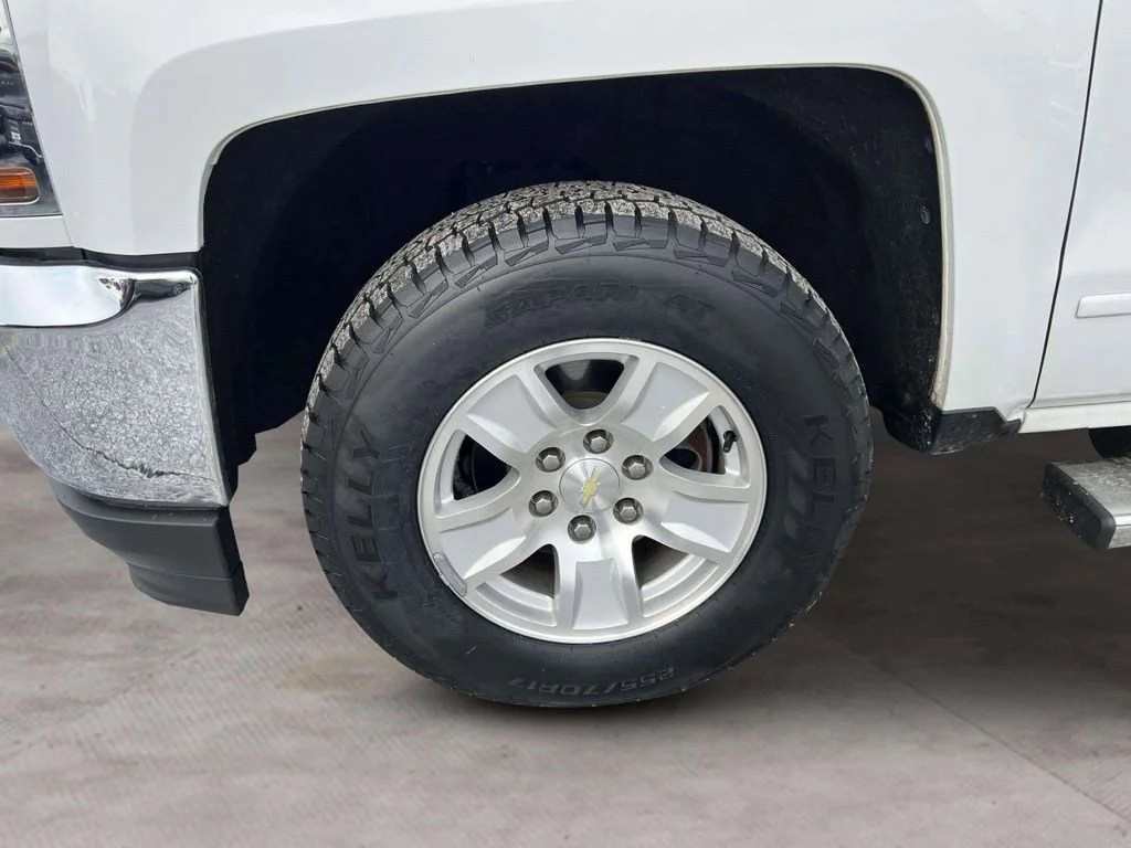 Certified Used 2018 SUMMIT WHITE Chevrolet LT image 7