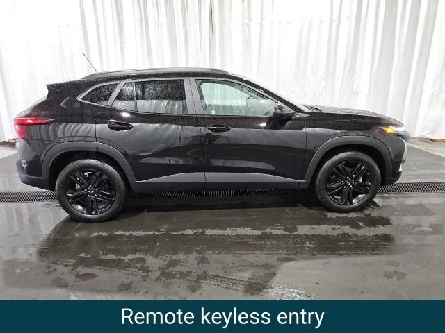 New 2026 Mosaic Black Metallic Chevrolet ACTIV image 2