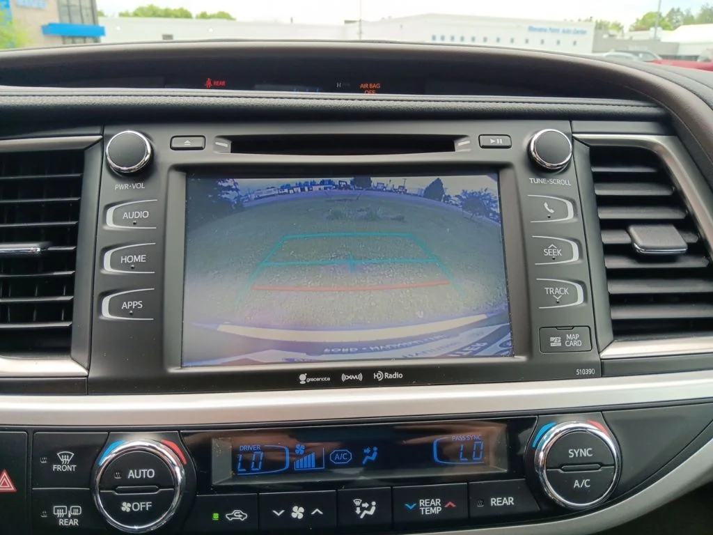 Used 2019 Shoreline Blue Pearl Toyota XLE image 54