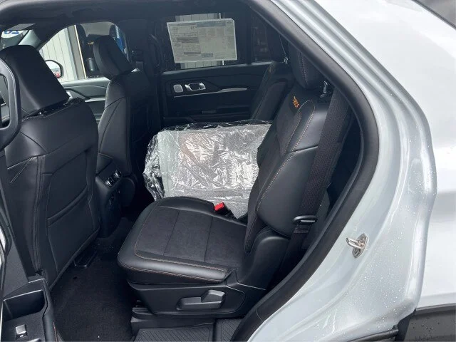 New 2026 Space White Metallic Ford Tremor® image 34