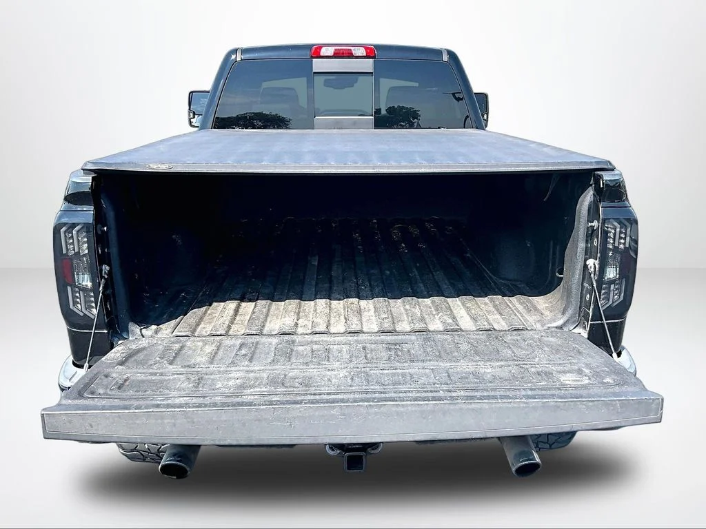 Used 2015 Black Chevrolet LTZ image 17