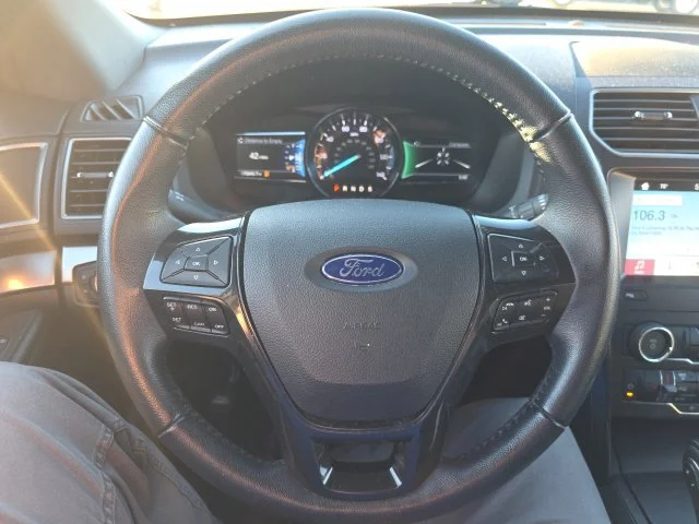 Used 2018 Silver Ford XLT image 16