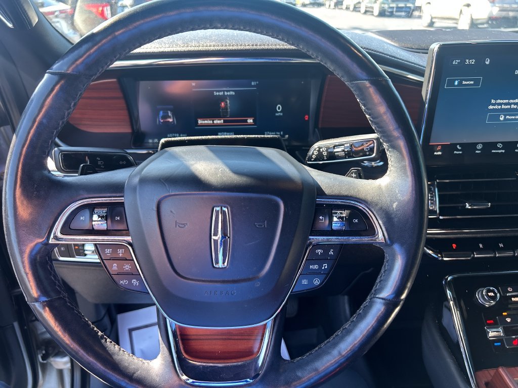 Used 2022 Silver Lincoln Reserve image 17