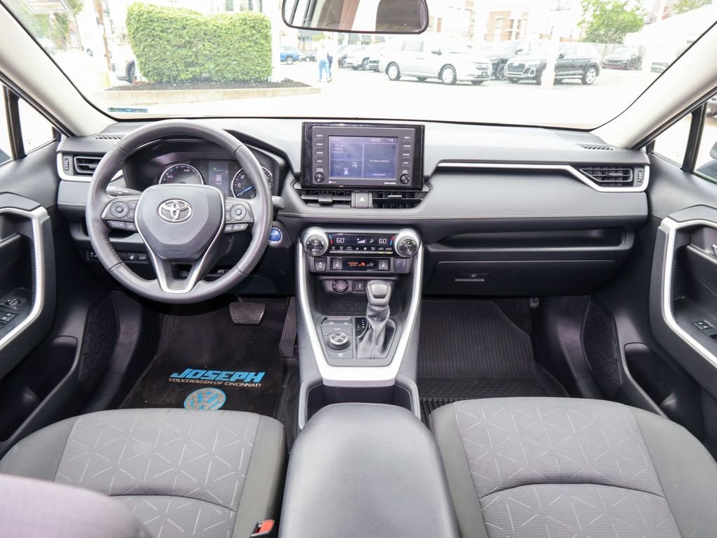 Used 2022 Silver Toyota XLE image 18