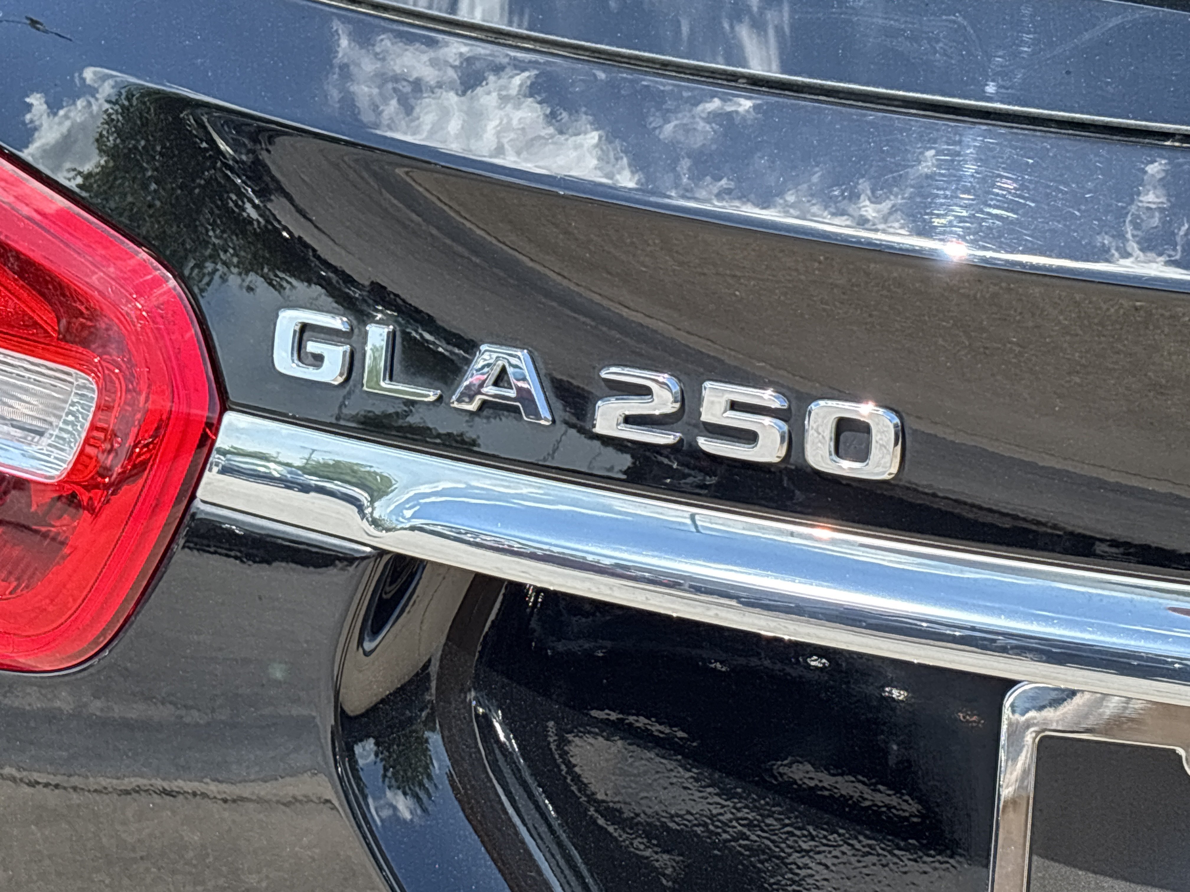 Used 2019 Cosmos Black Metallic Mercedes-Benz GLA 250 4Matic image 6