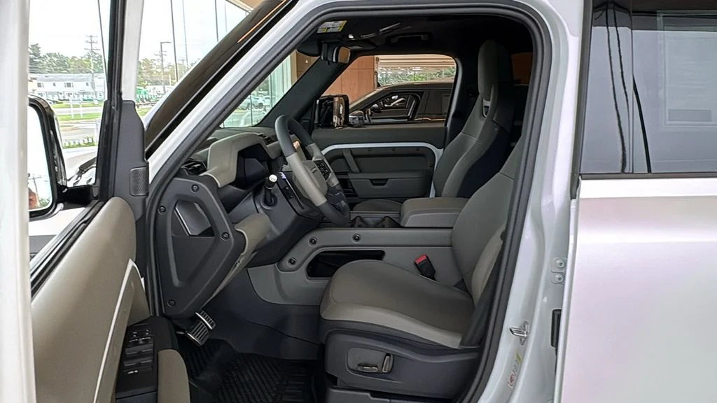 New 2026 White Land Rover OCTA image 10