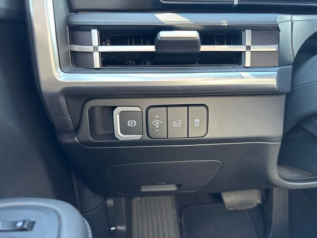 Certified Used 2026 Silver Hyundai SEL image 29