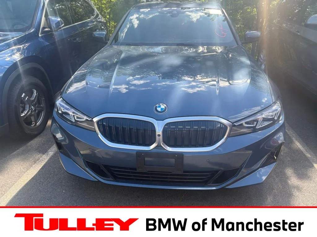 2025 BMW 3 Series 330i xDrive Sedan's photo