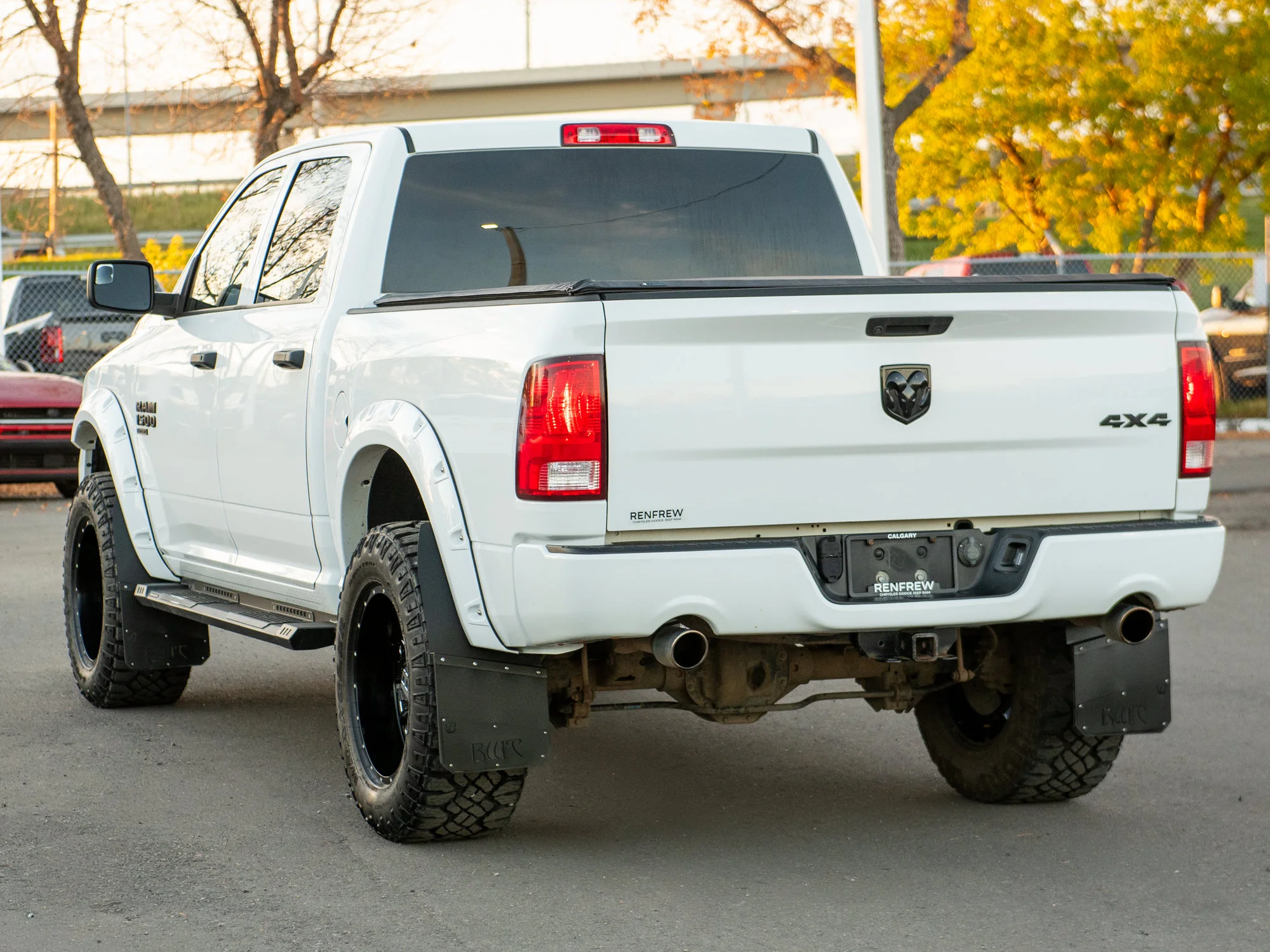 Used 2020 White RAM Black Express* Crew Cab 4x4, 35 Inch Tires, No Accidents, Heated Seats & Wheel image 13