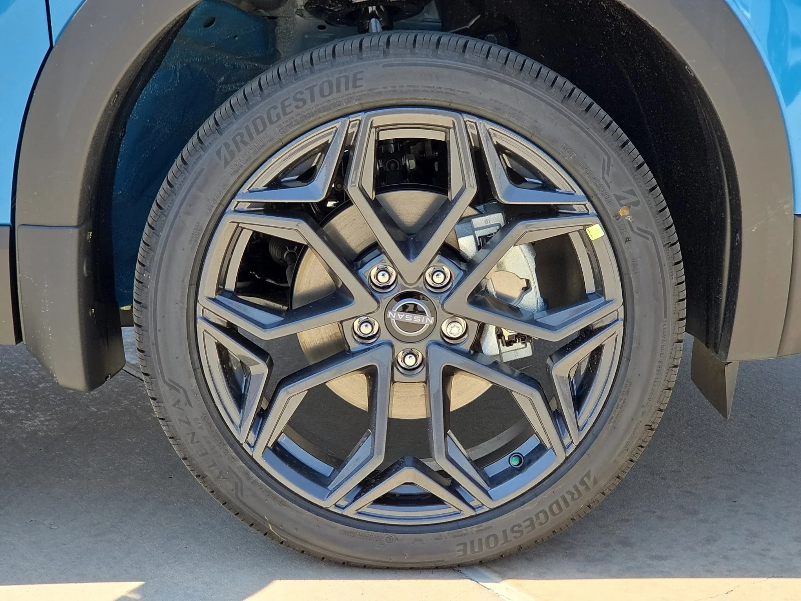 New 2026 XLD 2T ICE Black Nissan SR Front-Wheel Drive image 8